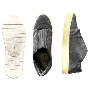 Vince Women Cantara Suede Slip-On
Sneakers Dk Navy Blue Shoes Ribbed